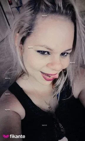 Foto profissional de Gatinha manhosa