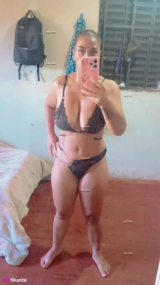 Foto profissional de Morena gulosa 