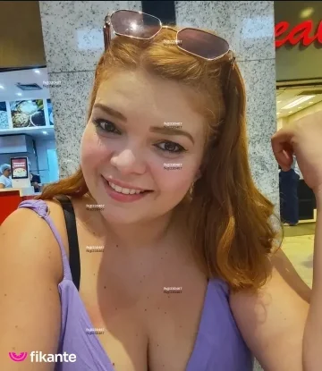 Foto profissional de Ana gordinha com local